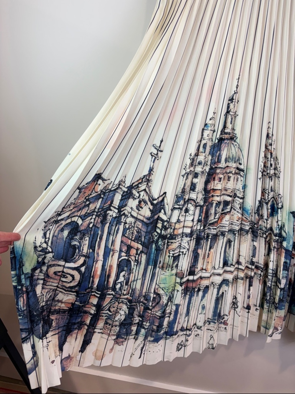 Bailey Pleated Cream Midi Skirt with Architectural Print size M - Picture 4 of 6